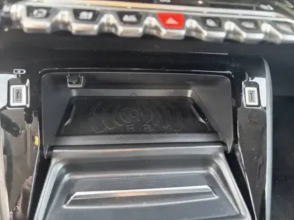 Photo 19 Peugeot 208  Hybrid 100 e-DCS6