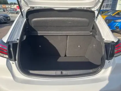 Photo 31 Peugeot 208  Hybrid 100 e-DCS6