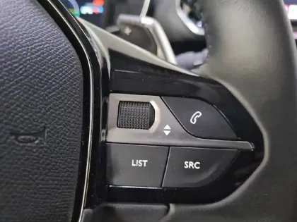 Photo 70 Peugeot 208  Hybrid 100 e-DCS6