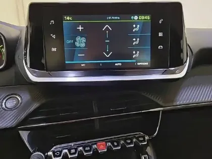 Photo 38 Peugeot 208  Electrique 50 kWh 136ch