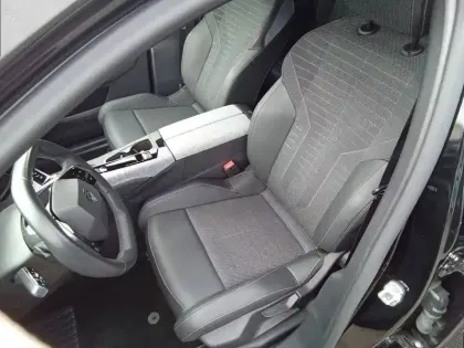 Photo 10 Peugeot 5008  Hybrid 136 e-DCS6