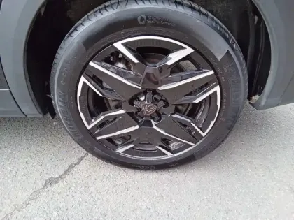 Photo 17 Peugeot 5008  Hybrid 136 e-DCS6