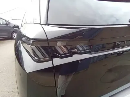 Photo 16 Peugeot 5008  Hybrid 136 e-DCS6