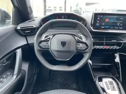 Photo 37 Peugeot 2008  Hybrid 136 e-DCS6