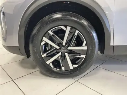 Photo 23 Peugeot 2008  Hybrid 136 e-DCS6