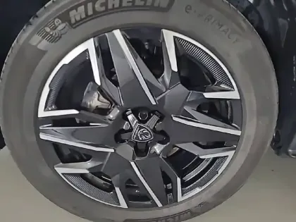 Photo 12 Peugeot 3008  Hybrid 136 e-DCS6