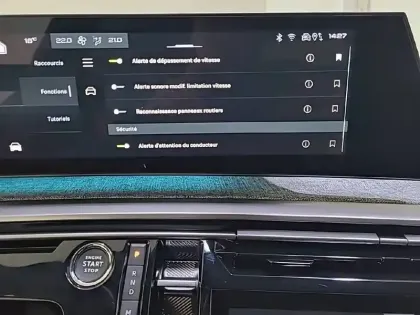 Photo 23 Peugeot 3008  Hybrid 136 e-DCS6