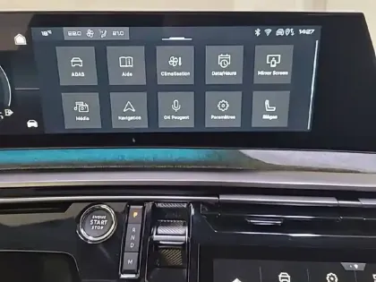 Photo 24 Peugeot 3008  Hybrid 136 e-DCS6