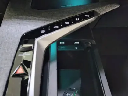 Photo 26 Peugeot 3008  Hybrid 136 e-DCS6