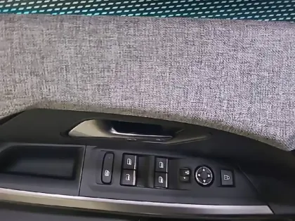 Photo 31 Peugeot 3008  Hybrid 136 e-DCS6