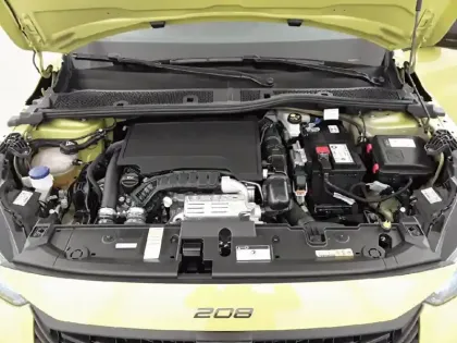 Photo 39 Peugeot 208  PureTech 100 S&S BVM6