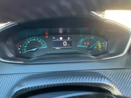 Photo 20 Peugeot 2008  Hybrid 136 e-DCS6