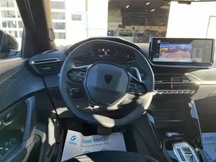 Photo 8 Peugeot 2008  Hybrid 136 e-DCS6