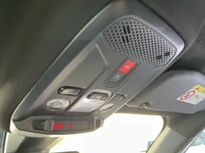 Photo 21 Peugeot 2008  Hybrid 136 e-DCS6