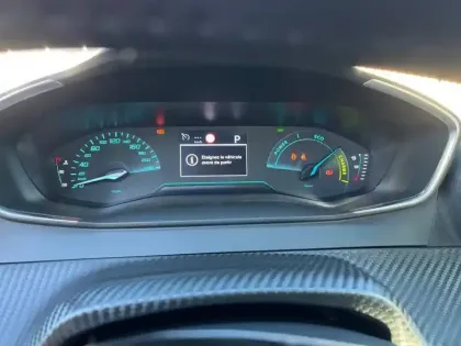Photo 9 Peugeot 2008  Hybrid 136 e-DCS6