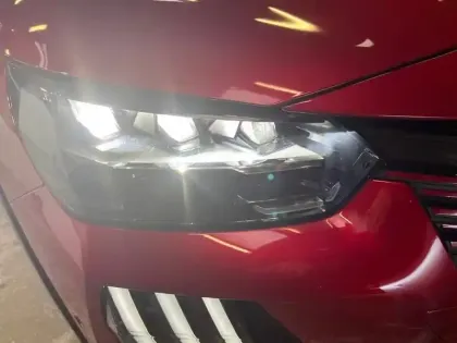 Photo 15 Peugeot 208  Electrique 51 kWh 156ch