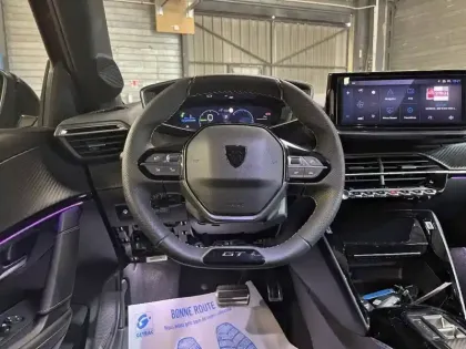 Photo 8 Peugeot 208  Electrique 51 kWh 156ch