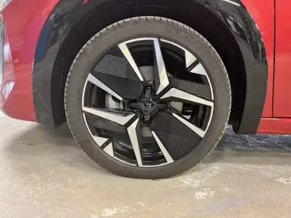 Photo 12 Peugeot 208  Electrique 51 kWh 156ch