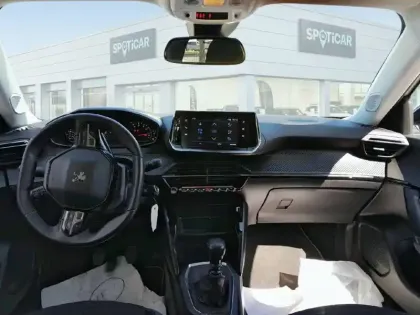 Photo 39 Peugeot 2008  PureTech 100 S&S BVM6