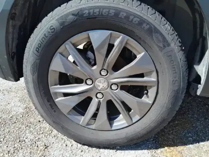 Photo 42 Peugeot 2008  PureTech 100 S&S BVM6