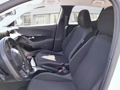 Photo 24 Peugeot 2008  PureTech 100 S&S BVM6