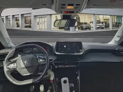 Photo 7 Peugeot 2008  PureTech 130 S&S BVM6