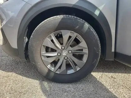 Photo 10 Peugeot 2008  PureTech 130 S&S BVM6