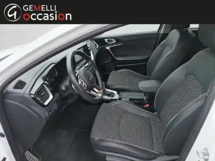 Photo 6 Kia Xceed Gén. I Ph1 Black & White 5