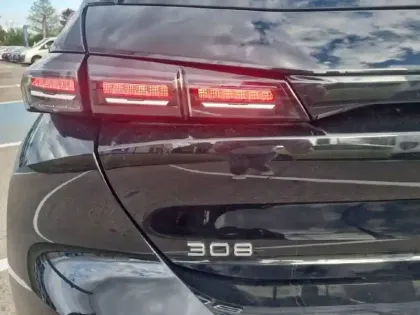 Photo 36 Peugeot 308  PHEV 180 e-EAT8