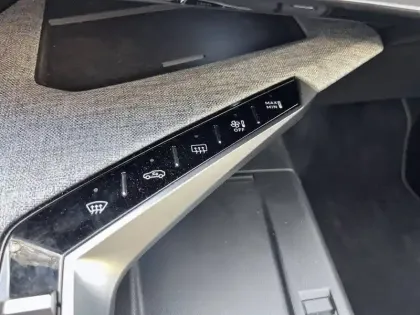 Photo 14 Peugeot 5008  Hybrid 136 e-DCS6