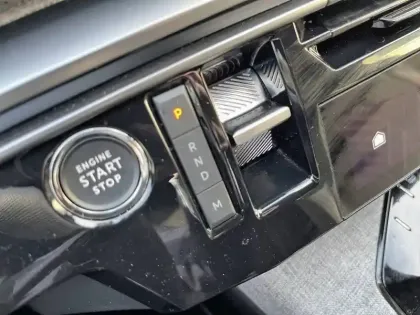 Photo 13 Peugeot 5008  Hybrid 136 e-DCS6