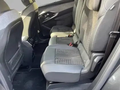 Photo 11 Peugeot 5008  Hybrid 136 e-DCS6