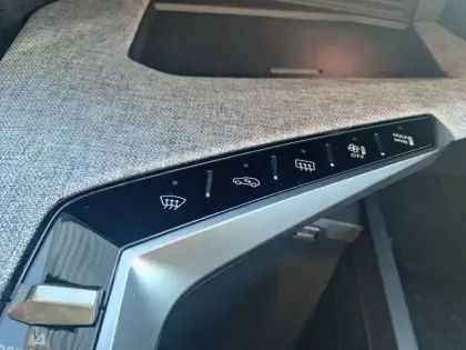 Photo 19 Peugeot 5008  Electrique 73 kWh 210 ch