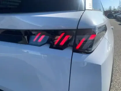 Photo 16 Peugeot 5008  Electrique 73 kWh 210 ch