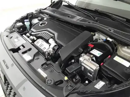 Photo 19 Peugeot 208  Hybrid 100 e-DCS6