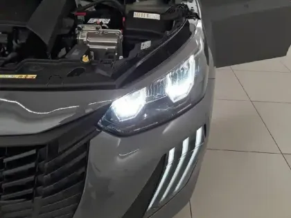 Photo 18 Peugeot 208  Hybrid 100 e-DCS6