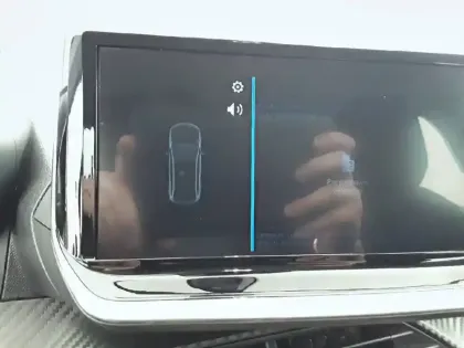 Photo 15 Peugeot 208  Hybrid 100 e-DCS6