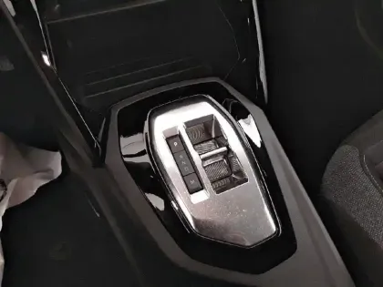 Photo 16 Peugeot 208  Hybrid 100 e-DCS6