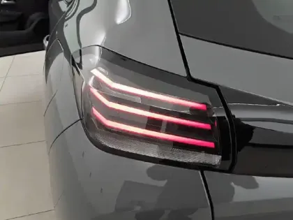 Photo 17 Peugeot 208  Hybrid 100 e-DCS6