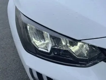 Photo 15 Peugeot 208  Hybrid 100 e-DCS6