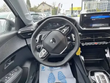 Photo 8 Peugeot 208  Hybrid 100 e-DCS6