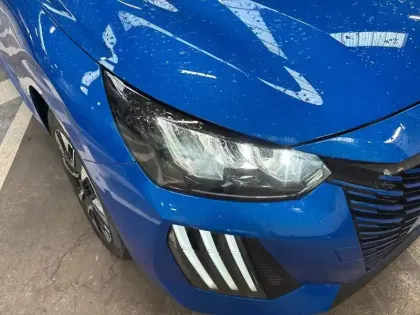 Photo 8 Peugeot 208  Hybrid 100 e-DCS6