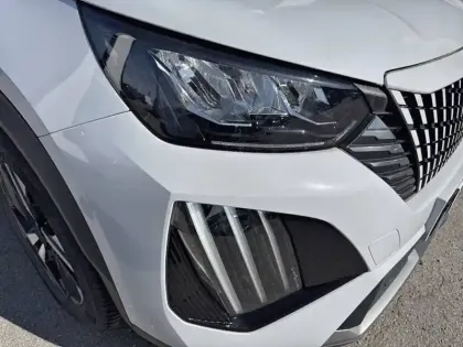 Photo 15 Peugeot 2008  Electrique 54 kWh 156 ch