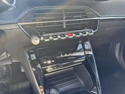 Photo 17 Peugeot 2008  Electrique 54 kWh 156 ch