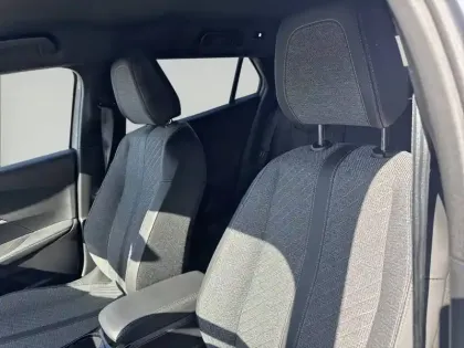 Photo 10 Peugeot 2008  Electrique 54 kWh 156 ch