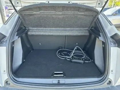Photo 5 Peugeot 2008  Electrique 54 kWh 156 ch