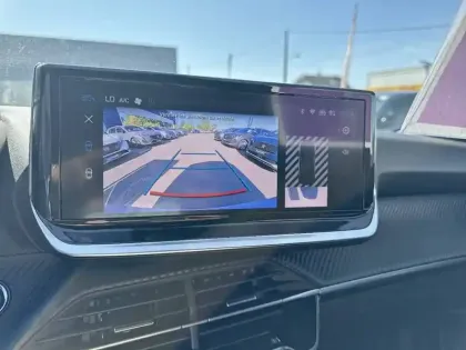 Photo 14 Peugeot 2008  Electrique 54 kWh 156 ch