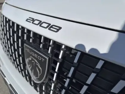 Photo 32 Peugeot 2008  Electrique 54 kWh 156 ch