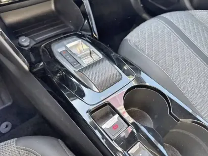 Photo 13 Peugeot 2008  Electrique 54 kWh 156 ch