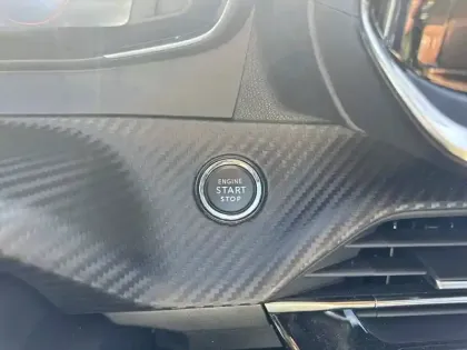 Photo 24 Peugeot 2008  Electrique 54 kWh 156 ch